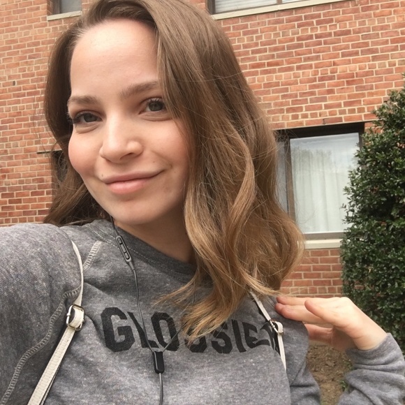 Meet your Posher, Romi - Picture 1 of 1